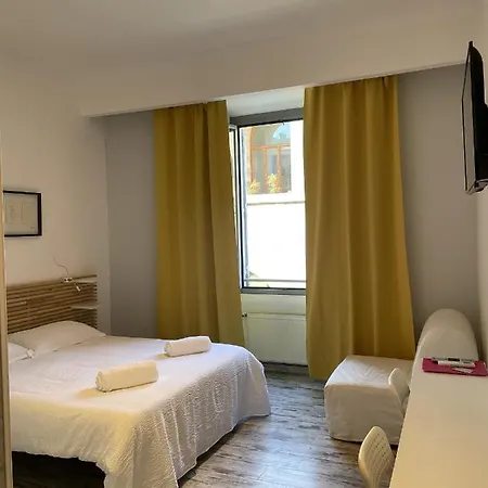 Moshi Moshi Nocleg ze śniadaniem 3*