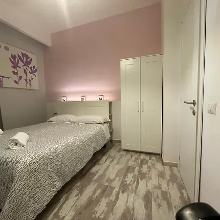 Moshi Moshi Nocleg ze śniadaniem 3*
