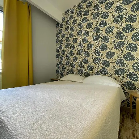 לינה וארוחת בוקר Moshi Moshi