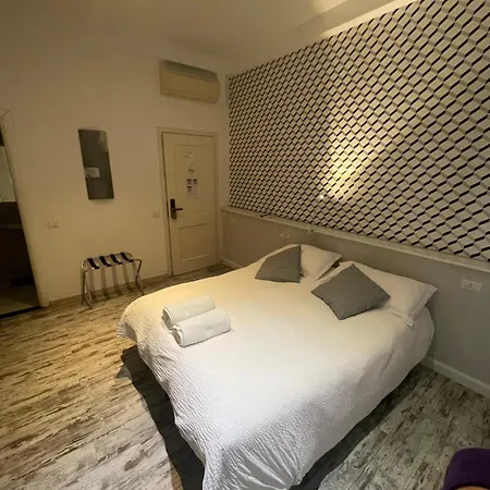 לינה וארוחת בוקר Moshi Moshi 4*